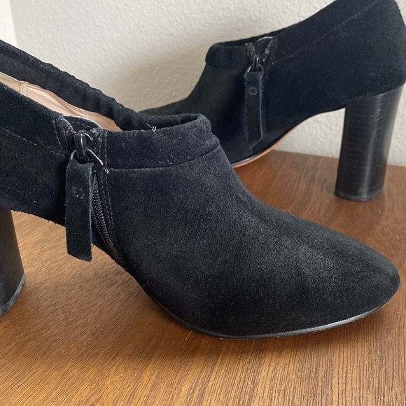 Clarks Narrative Black Suede Bootie Heel, Women’s size 8 - Picture 11 of 16